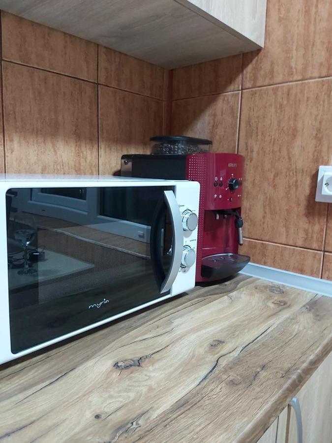 Apartament Radoi Apartment Дробета-Турну Северин Екстериор снимка